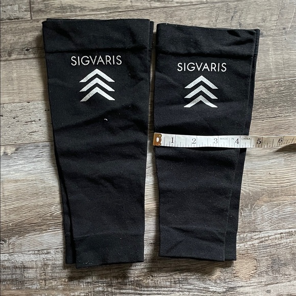 SIGVARIS Performance Calf Sleeves with Chevron Design 2 pairs - Picture 1 of 3